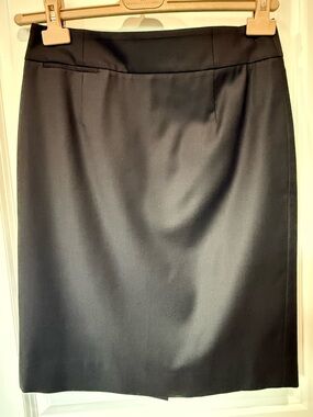 J Crew Women Suit Pencil Skirt In Black US 2, 100% Wool, Lining: Polyester